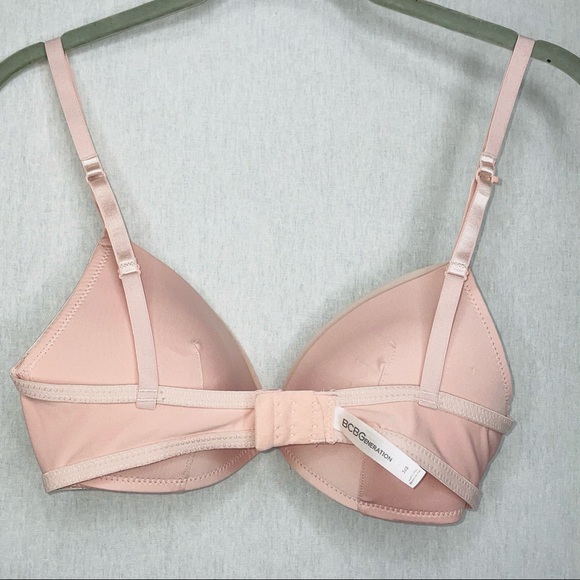 BCBGeneration  2-Pack Wireless Convertible Back Padded Bra, - Picture 8 of 16